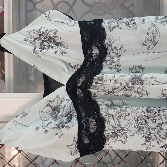 APT. 9 Flowered Nighty - Picture 2 of 7